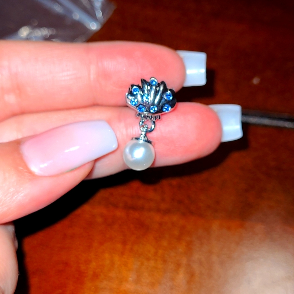 Seashell Charm - Picture 2 of 5